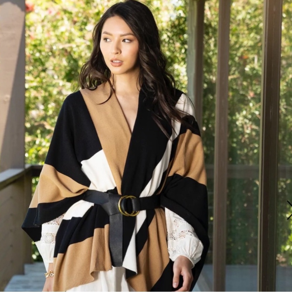 Parrish LA Stevie Poncho One Size Rachel Zoe Curateur Box Color block Poncho